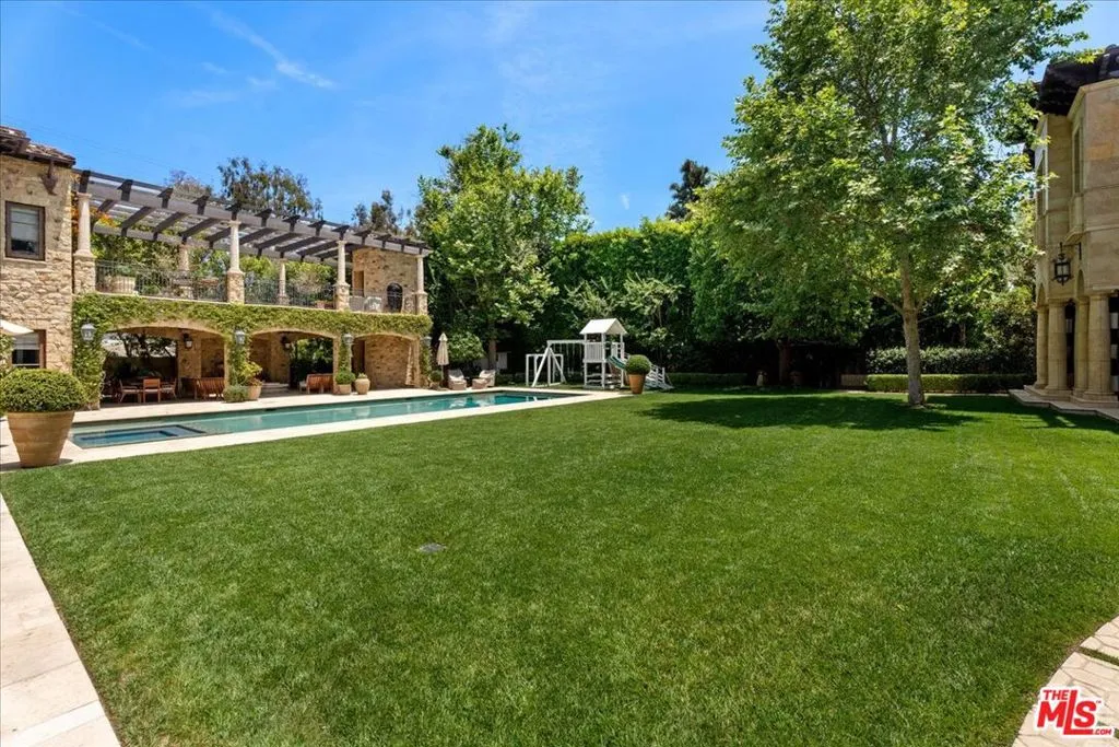 804 N Elm Drive, Beverly Hills, California 90210 home-pic-27